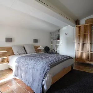 https://maison-de-village-provencal.fr-provencehotel.com